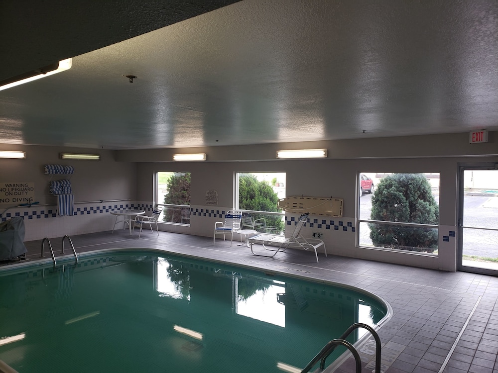 Country Inn & Suites by Radisson Fairview Heights IL - photo 54