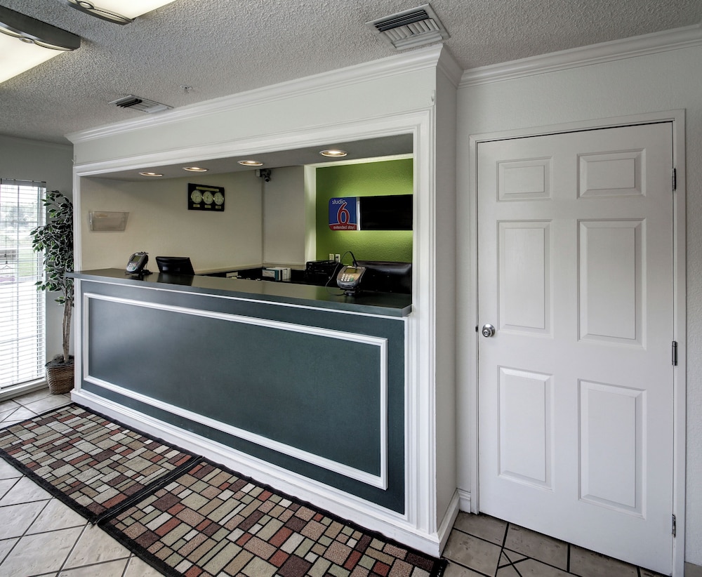 Econo Lodge Murray - photo 22