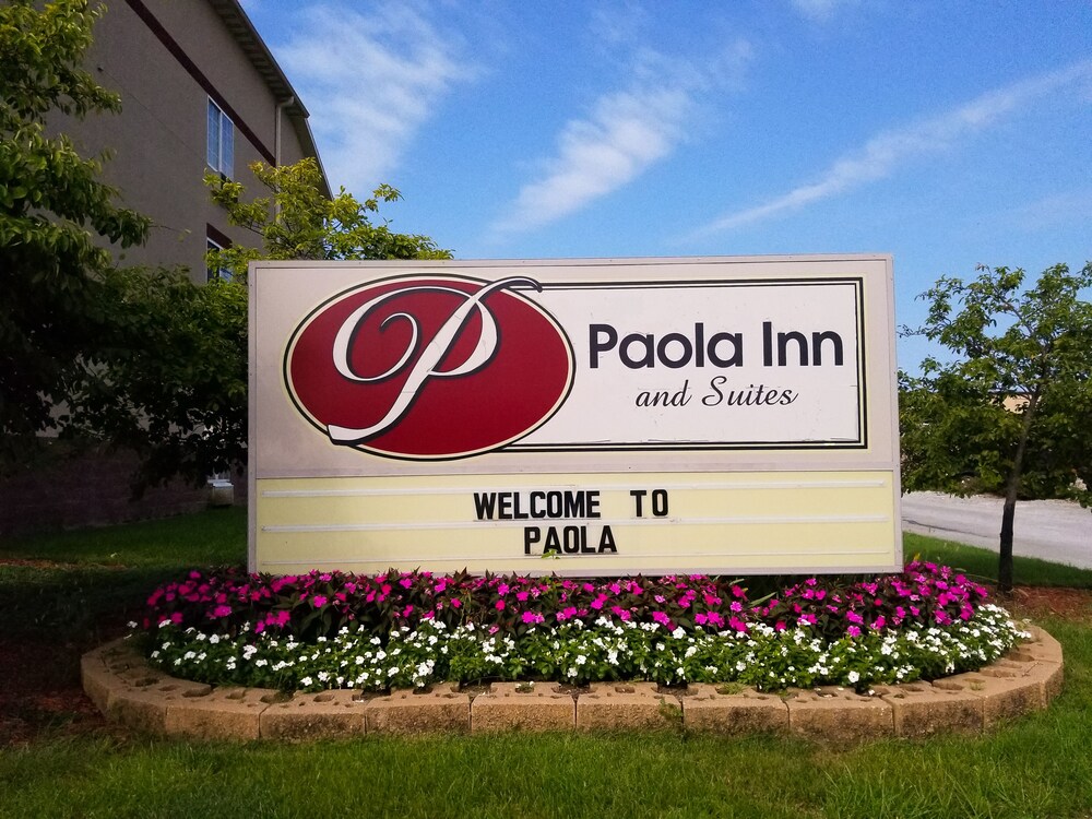 Paola Inn And Suites - photo 47