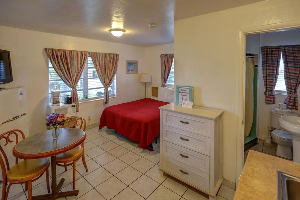 Richard's Motel Extended Stay - photo 16