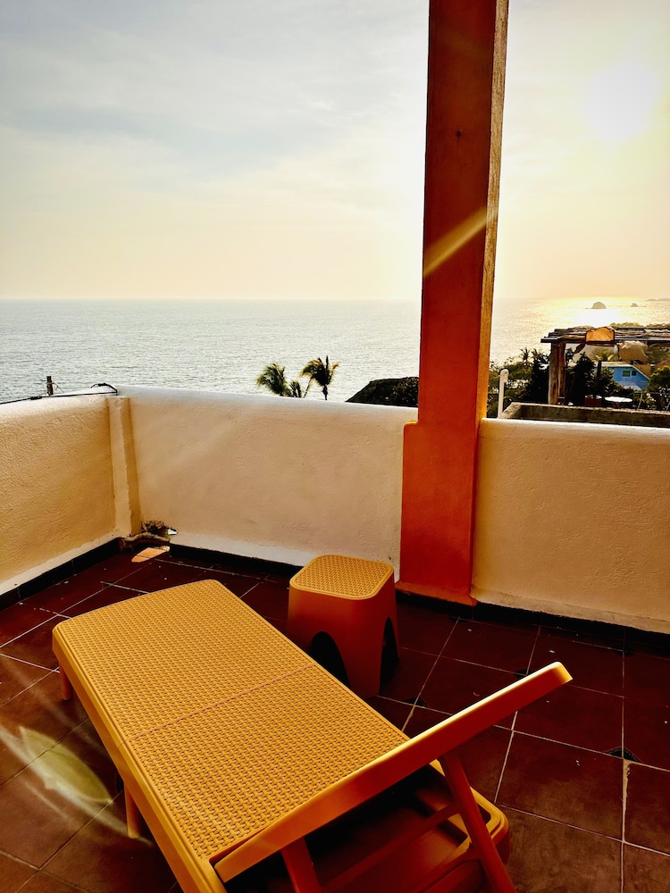 Casa de Colores — 4-Star Luxury Hotel in San Pedro Pochutla, Mexico