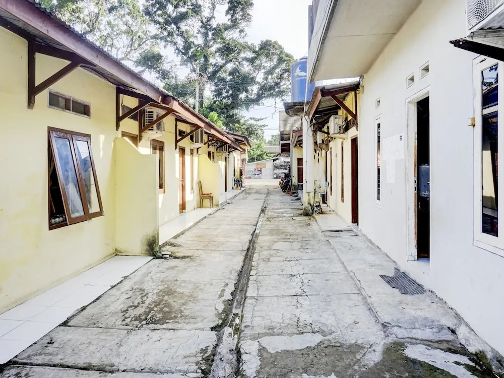 RedDoorz at Penginapan Bunda in Cisolok, Indonesia