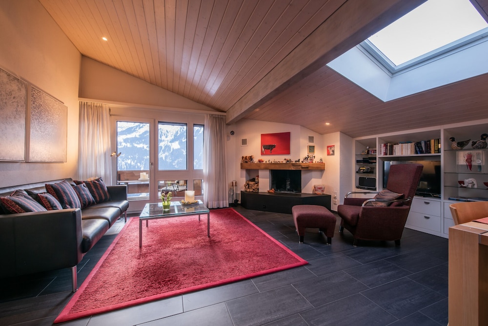 Chalet Primula Penthouse — 4-Star Luxury Hotel in Lauterbrunnen, Switzerland