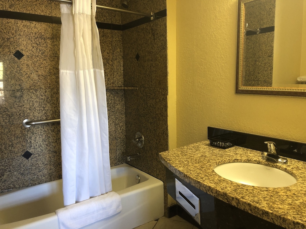 Western Village Inn - photo 8
