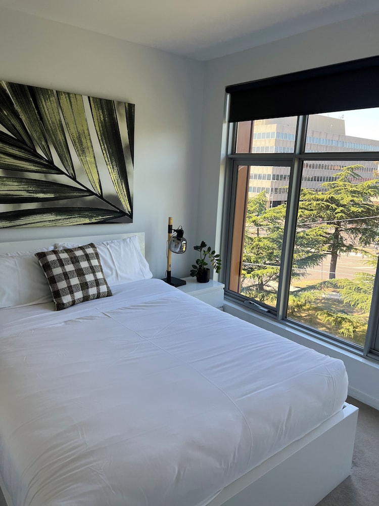 Centrepoint Units Heidelberg — 4-Star Luxury Hotel in Melbourne, Australia