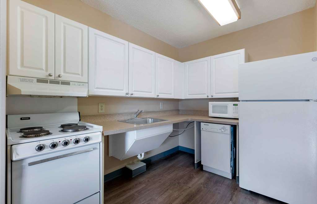 Extended Stay America Suites Fort Worth Southwest - photo 32