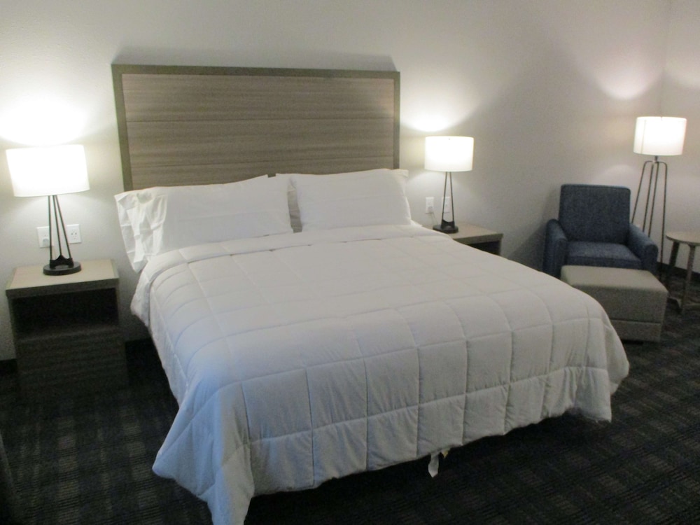 Merica Inn & Suites - photo 10