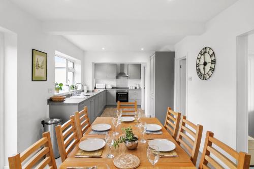 Stunning 4 bedroom home near cotswolds and Stratford upon avon — 4-Star Luxury Hotel in Shipston On Stour, United Kingdom
