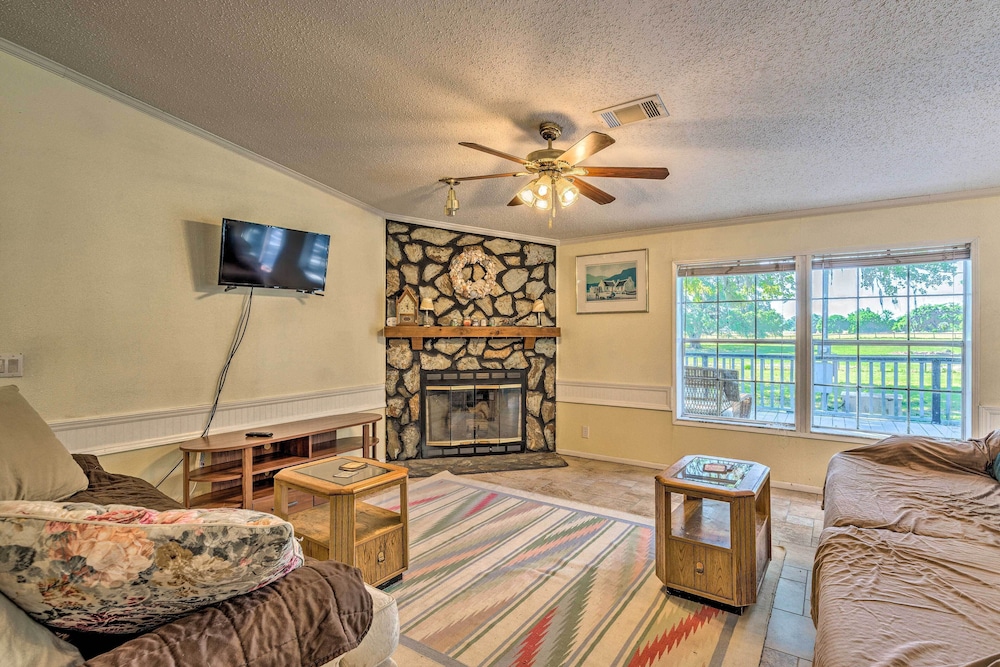 Family Friendly Home W Deck By Rainbow Springs 17952509 — Williston