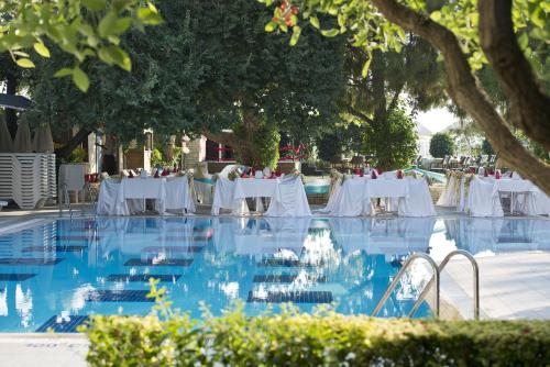 Trendy Side Beach Hotel