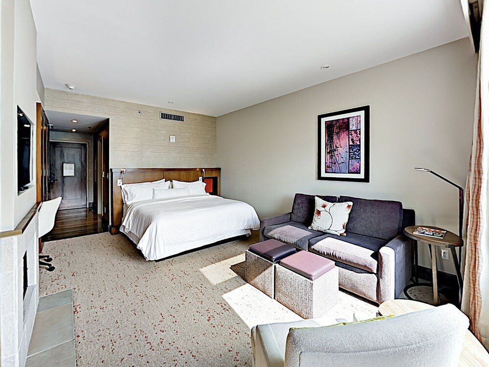 Riverfront Studio W Pool Studio Bedroom Hotel Room in Avon, United States