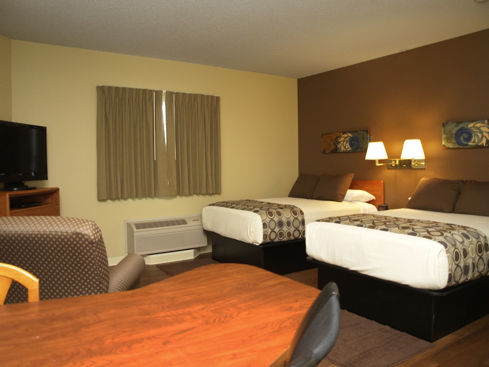 Hotel at WaterWalk Wichita - photo 3