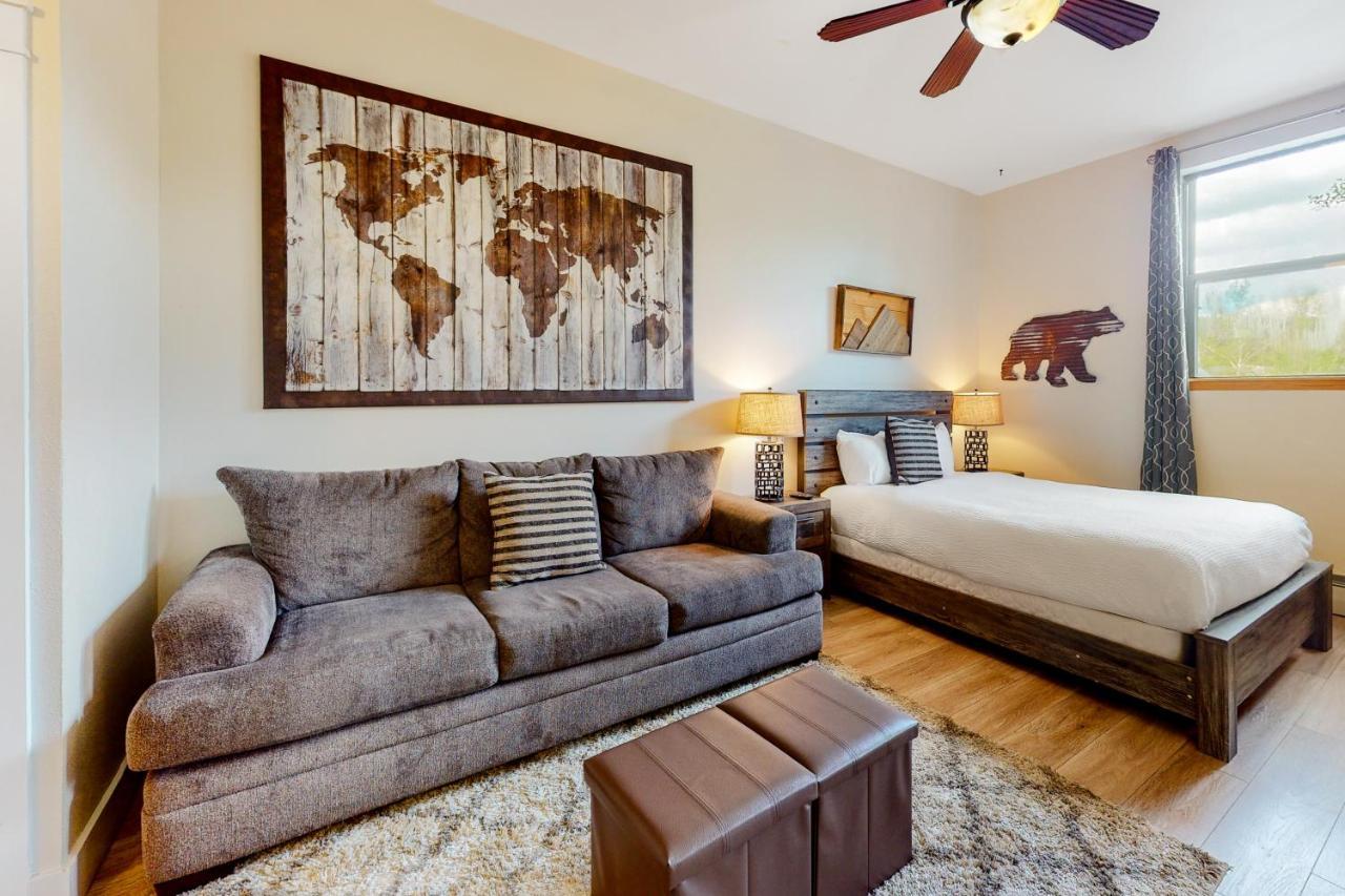 Blue River Escapade - last minute hotel in Breckenridge