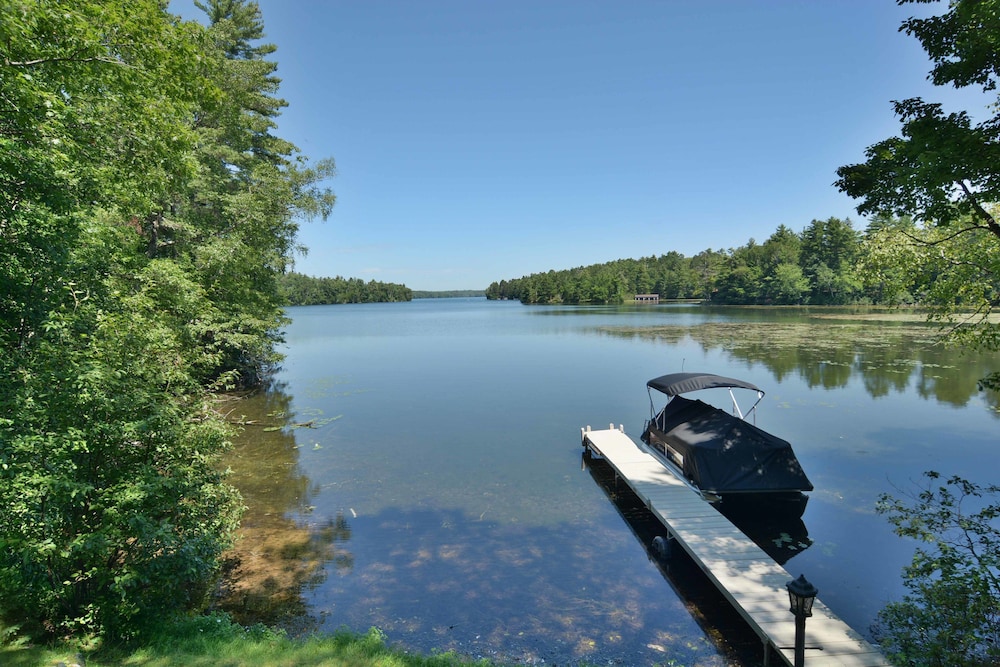 Serenity On Lake Owen 5 Bedroom Hotel Room by RedAwning - photo 48