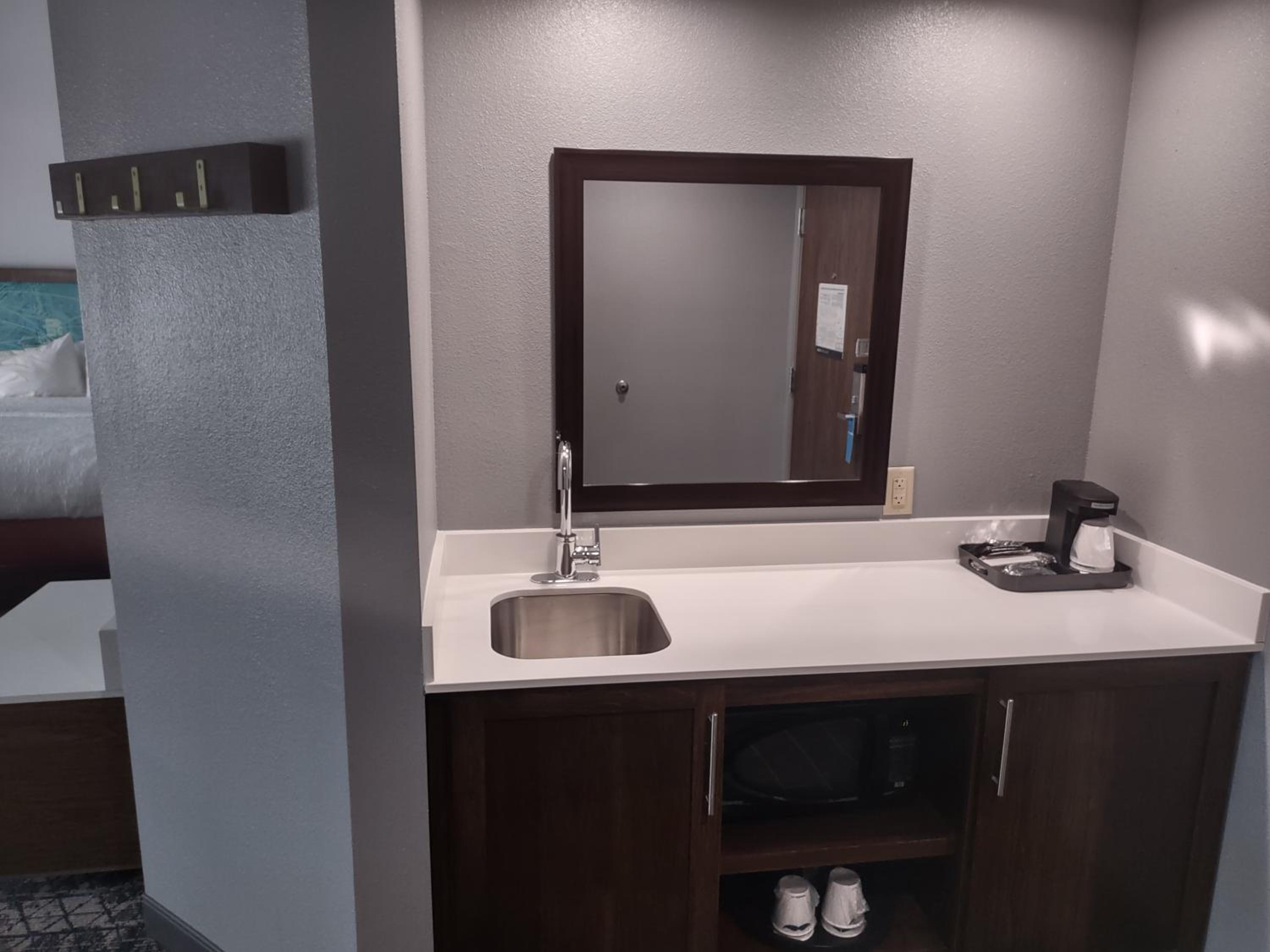 Hampton Inn & Suites Pittsburgh New Stanton - photo 24
