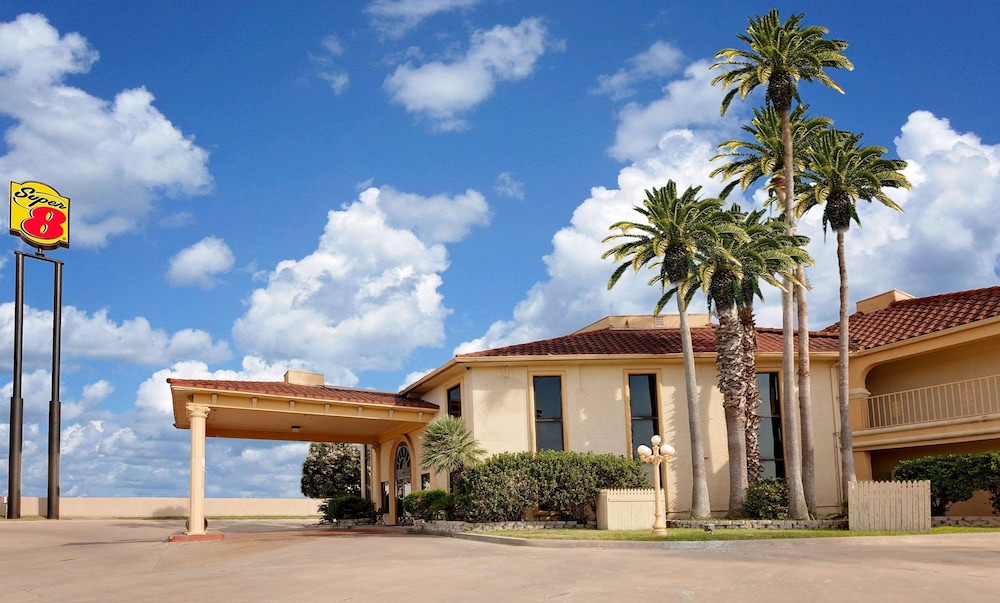Super 8 by Wyndham Corpus Christi Northwest - photo 22