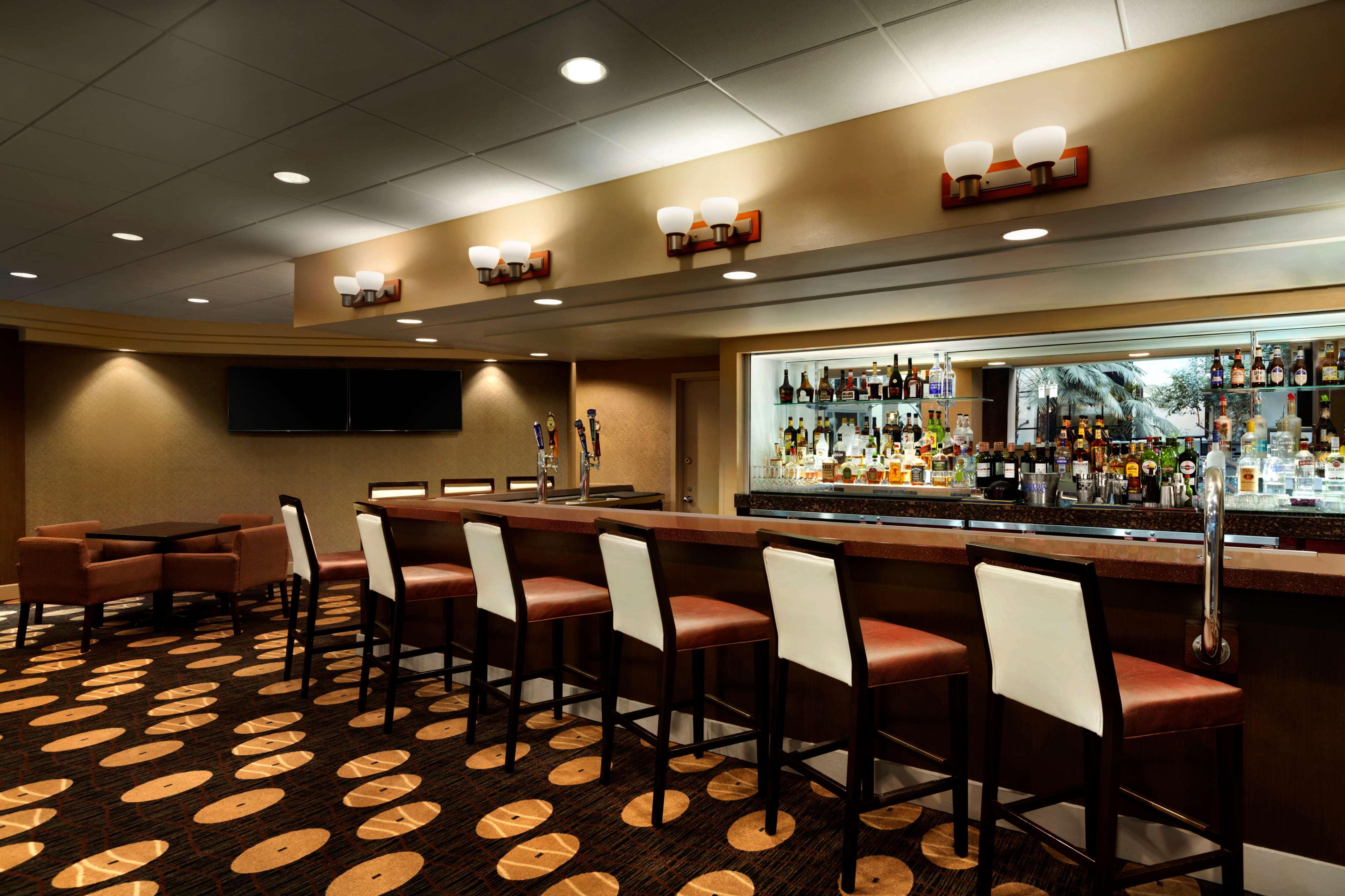 Embassy Suites by Hilton Piscataway Somerset - photo 23
