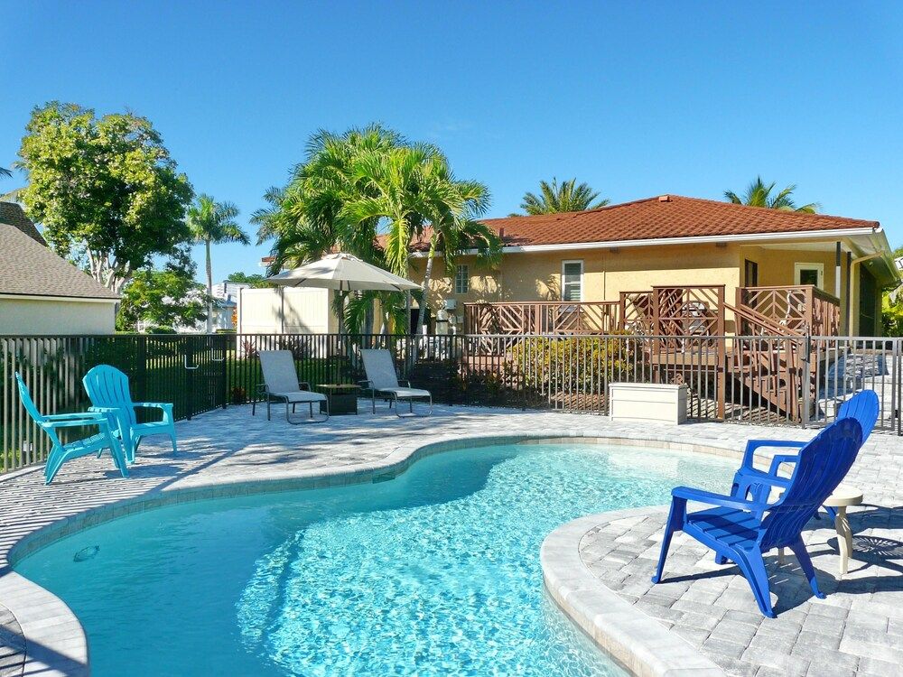 601 Lewis Court — 4-Star Luxury Hotel in Marco Island, United States
