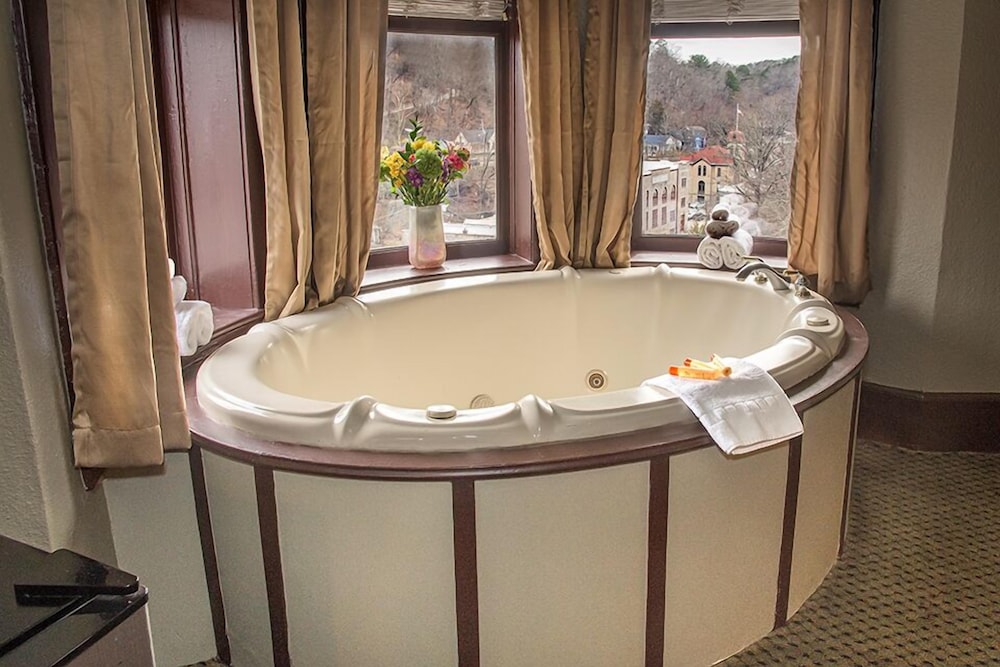 Basin Park Hotel and Spa - photo 22