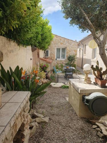 Le Jardin Secret — Uchaud