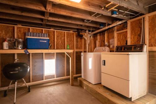 Lowe Tide by Oak Island Accommodations - photo 7