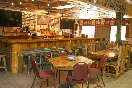 Southfork Lodge Riverside Inn - photo 20