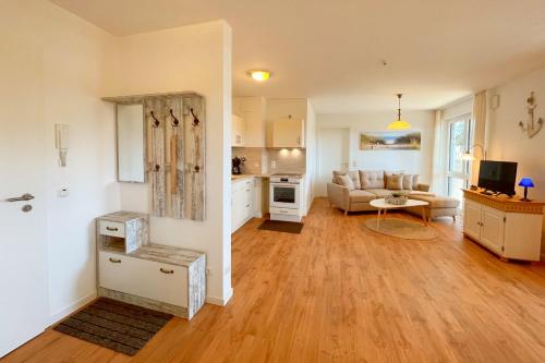 Bernsteinquartier Ferienwohnung Blaues Fenster — 4-Star Luxury Hotel in Loddin, Germany