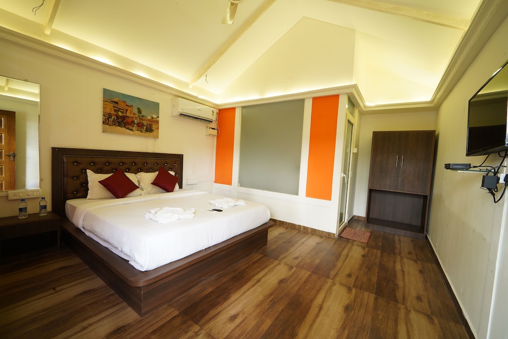 Sunset & Waves Resort - carbon neutral hotel in Mormugao