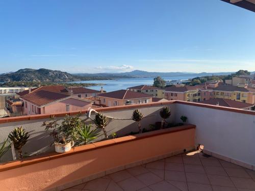 Bellissima terrazza VISTA MARE — 4-Star Luxury Hotel in La Maddalena, Italy