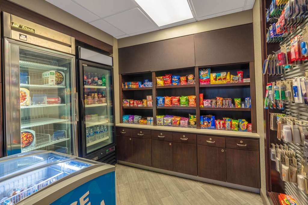 La Quinta Inn & Suites by Wyndham Pueblo - photo 60