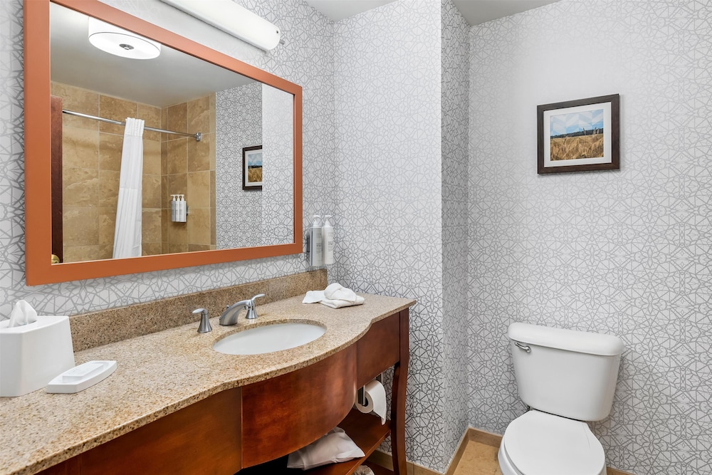 Hampton Inn & Suites Grove City - photo 32