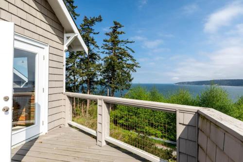 Beach House at Whidbey Shores — 4-Star Luxury Hotel in Langley, United States