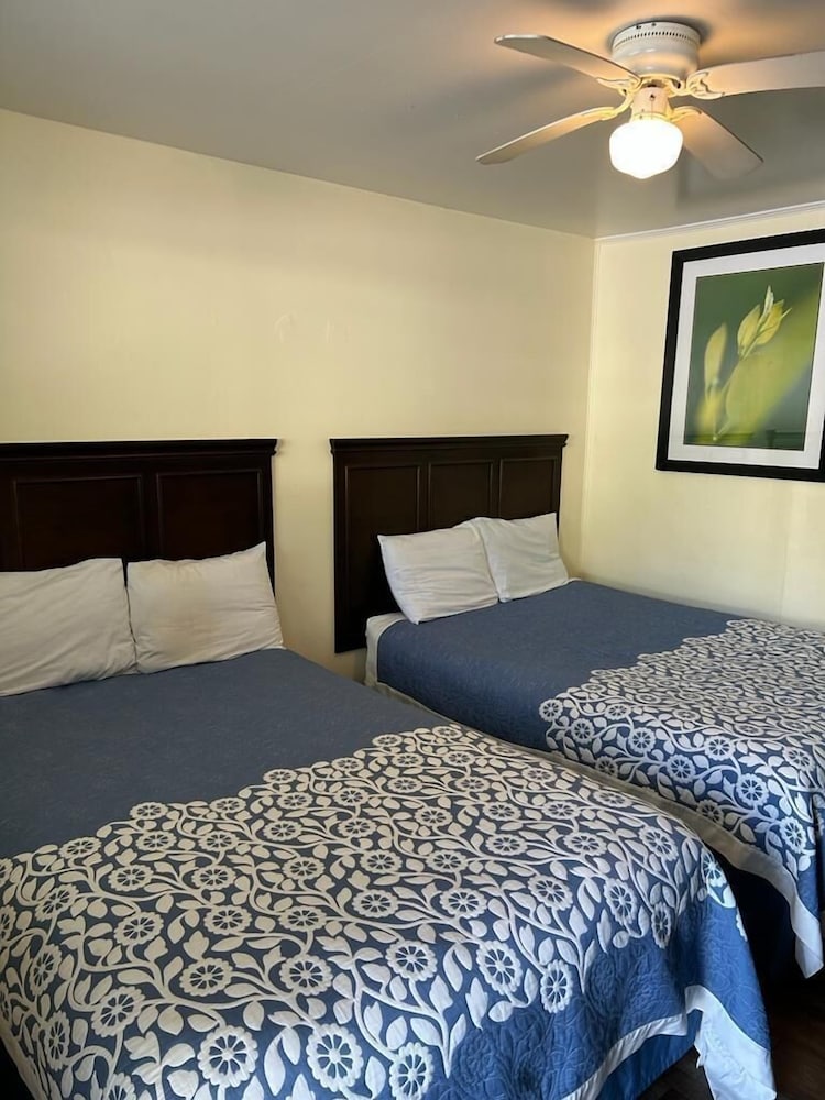 Country Place Inn And Suites - photo 8