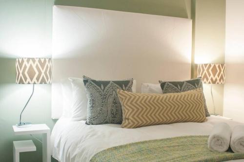 Lovely 1 Bedroom De Waterkant Apt with parking and WiFi