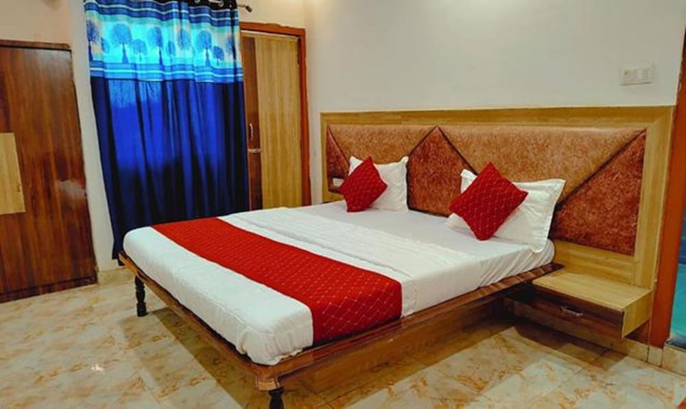 Fabhotel Elegance in Fyzabad, India