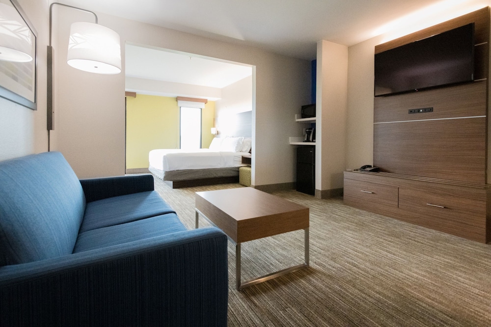 Holiday Inn Express Suites Lexington NwVineyard - photo 21