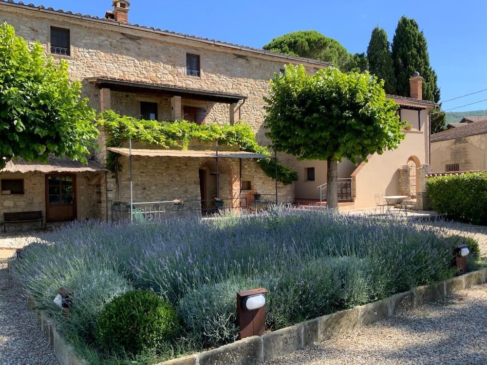 Tranquil Location With Views of Lake Trasimeno — 4-Star Luxury Hotel in Passignano Sul Trasimeno, Italy
