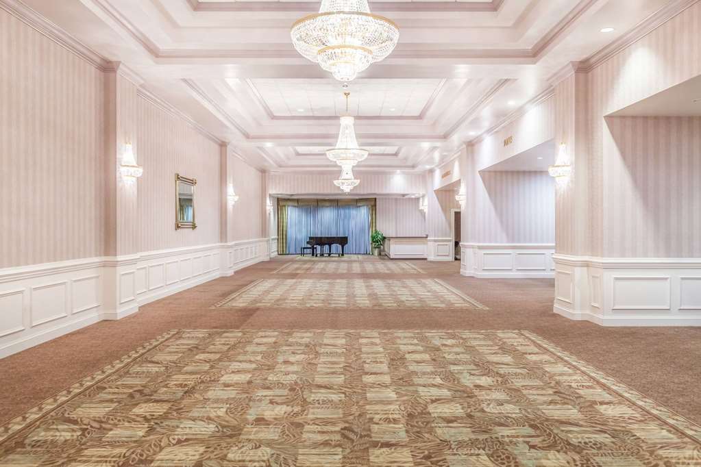 Wyndham Virginia Beach Oceanfront - photo 39