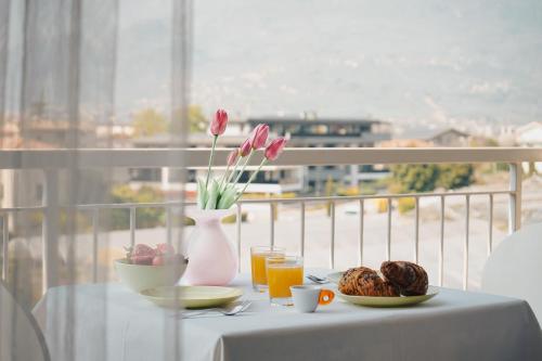 Appartamento Betulla Peaceful & Happy Stay — 4-Star Luxury Hotel in Riva Del Garda, Italy