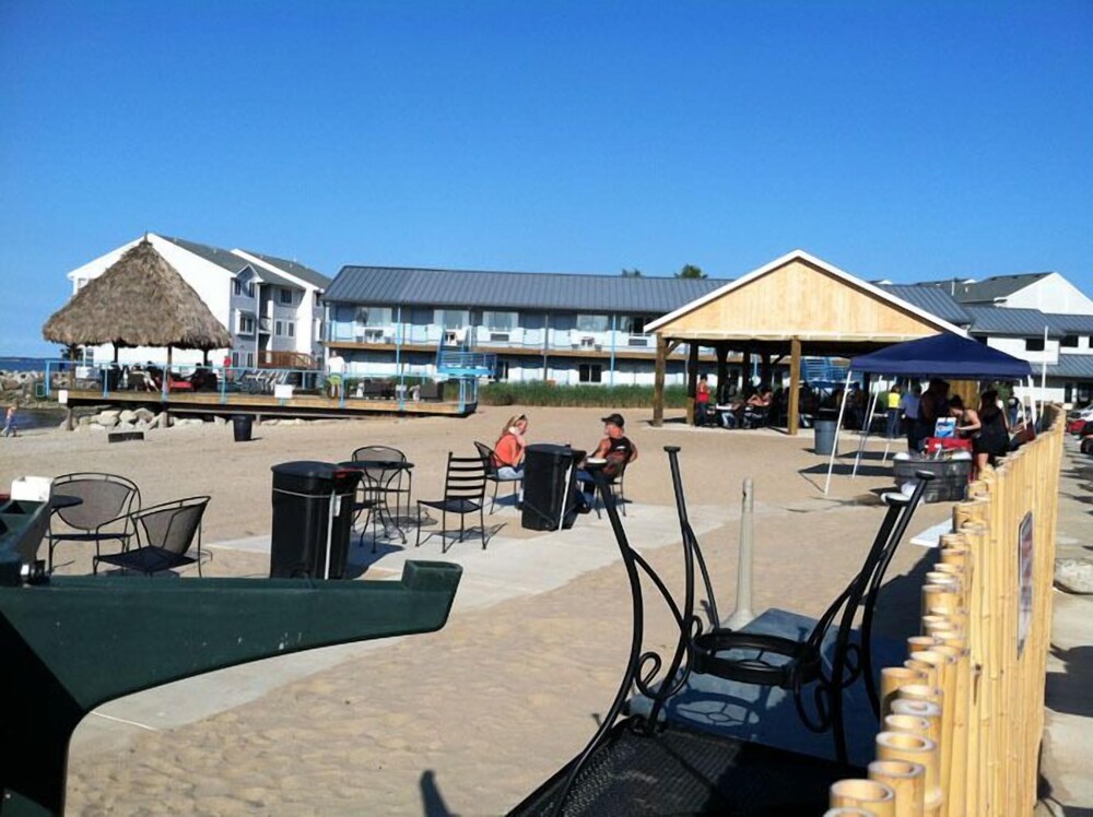 Beachfront Resort - photo 28