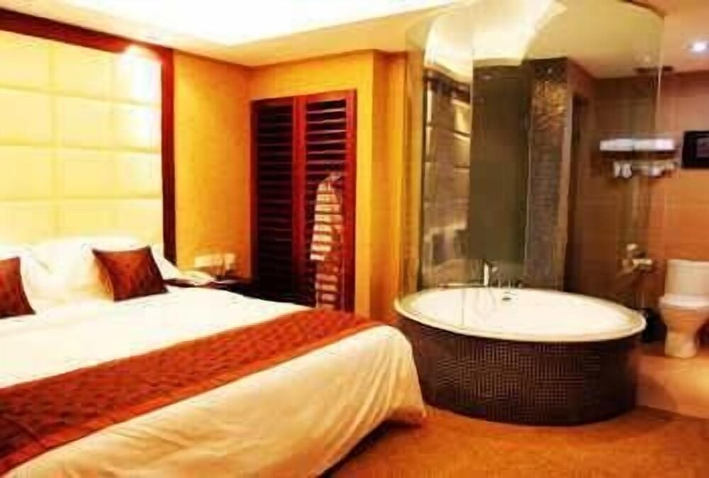 Lishui Left Side Hotel in Lishui, People's Republic of China