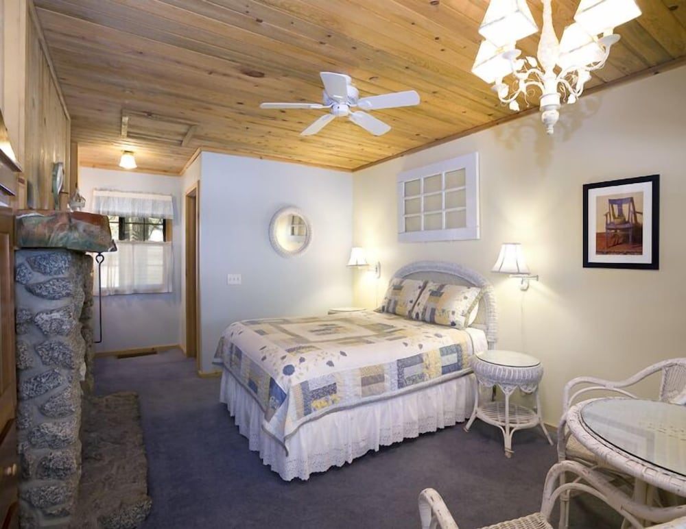 Idyllwild Inn - photo 38