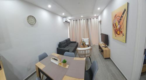 Cozy & fully equipped 3 bedroom apartment 3mins walk to Flic en Flac Beach — 4-Star Luxury Hotel in Flic En Flac, Mauritius