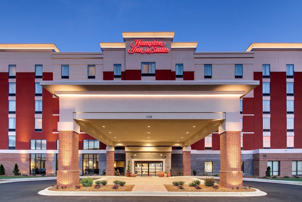 Hampton Inn & Suites Greenville Airport SC - photo 67