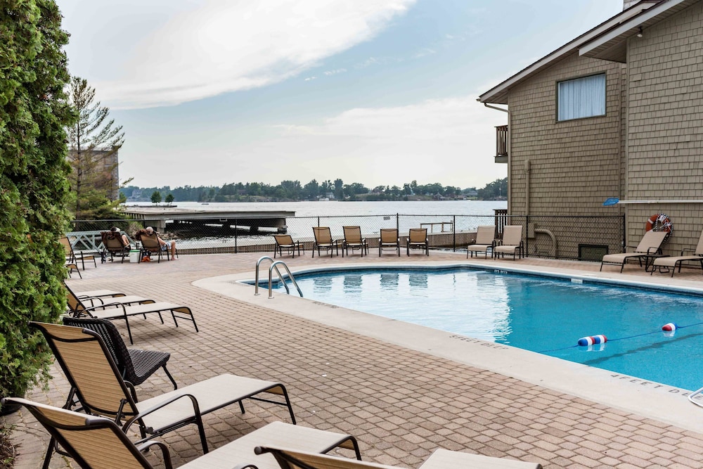 Capt. Thomson's Resort - photo 55
