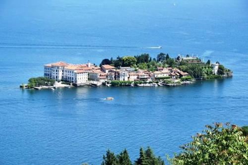 Villa Relax — 4-Star Luxury Hotel in Stresa, Italy