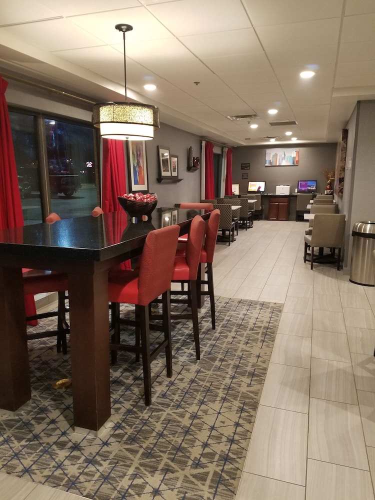 Hampton Inn Kansas City Blue Springs - photo 38