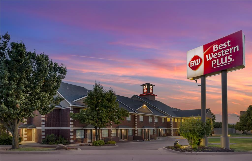 Best Western Plus Yukon in Yukon, United States