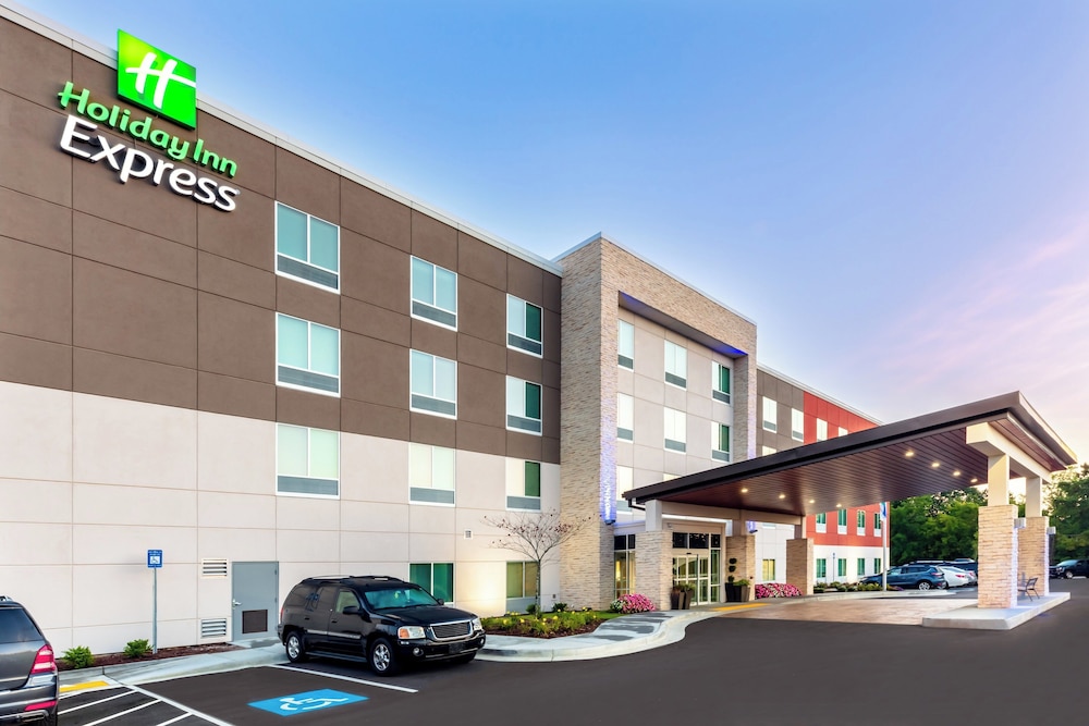 Holiday Inn Express Calhoun South by IHG - photo 43