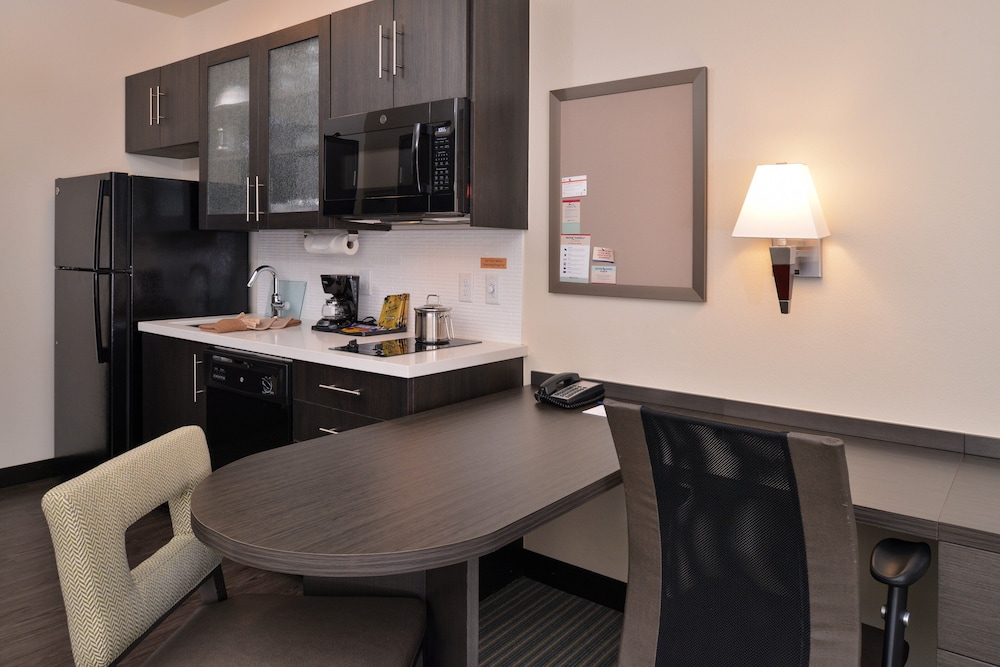 Candlewood Suites Austin Airport - photo 21